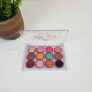 Magie Color 12 Color Shadows Palette